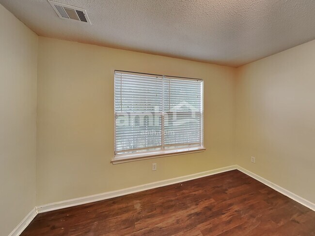 Building Photo - 4319 Caroline Ct