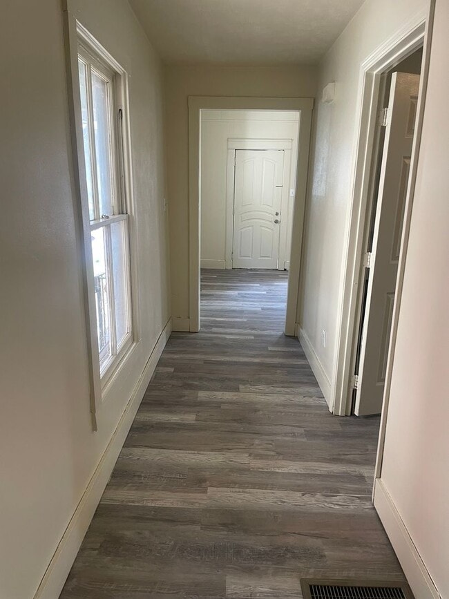 Building Photo - Knoxville 37921 - Charming 3-Bedroom, 1 Bath Home in Knoxville – Available Now! - Contact Lisa Vi...