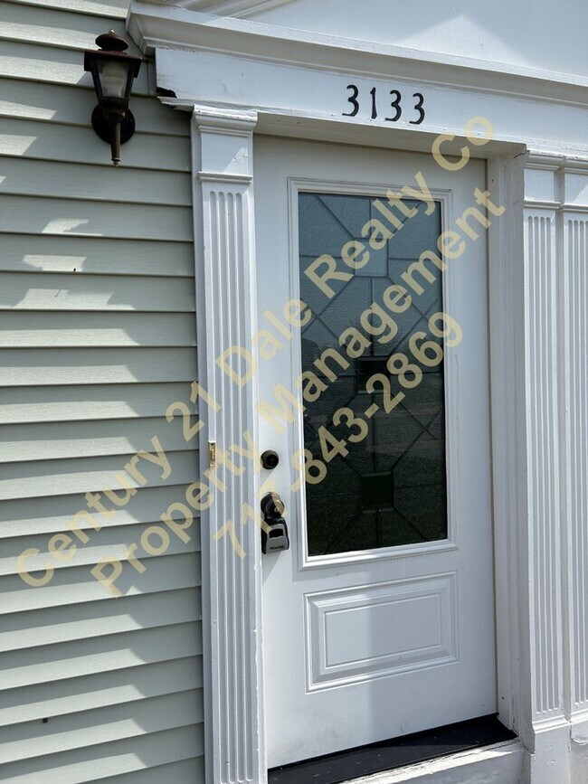 Building Photo - 3 BR, 1.5 Baths, 1 car garage Dover PA