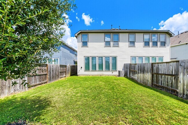Building Photo - 4146 Balboa Dr