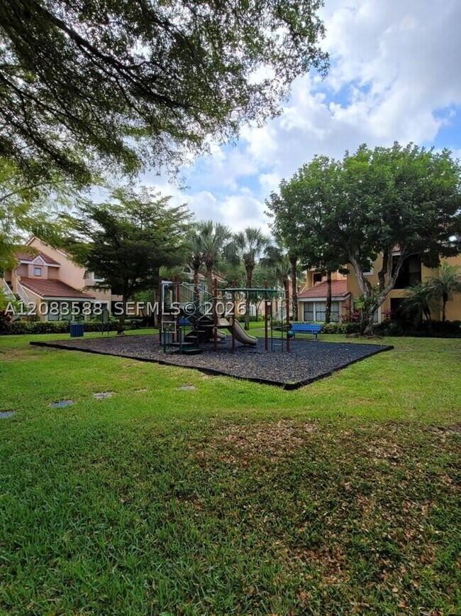Building Photo - 10581 SW 155th Ct
