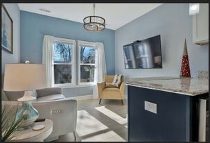 Building Photo - 7449 Harrow Dr