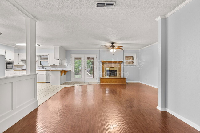 Building Photo - 8806 Fox Hollow Dr