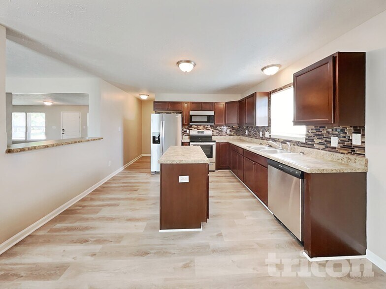 Building Photo - 5162 Sandwood Dr