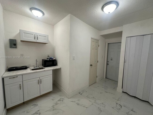 Building Photo - 655 NW 2nd St