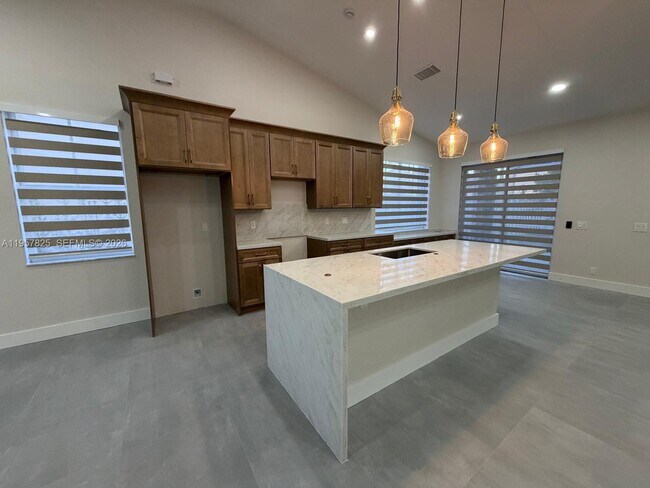 Building Photo - 755 Falling Water Rd