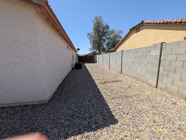 Building Photo - 1204 W Prior Ave