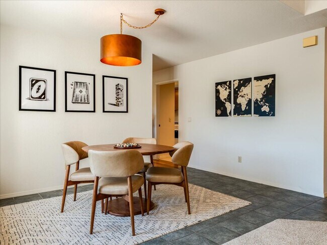 Building Photo - 271 Twin Ridge Dr