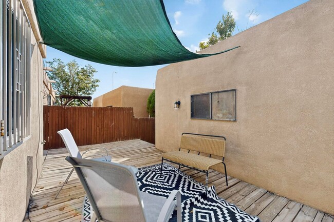 Building Photo - NE 2 Bedroom 2 Bath with Garage