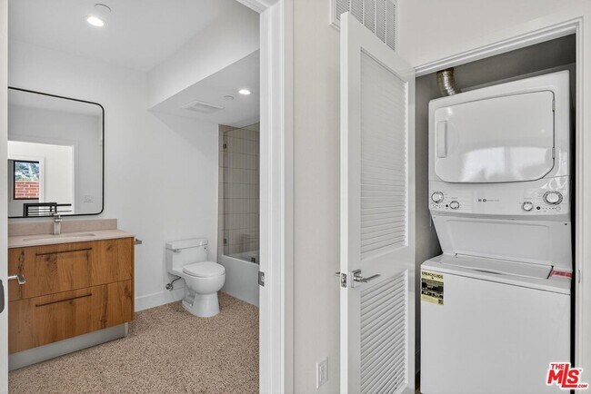 Building Photo - 2412 Eads St