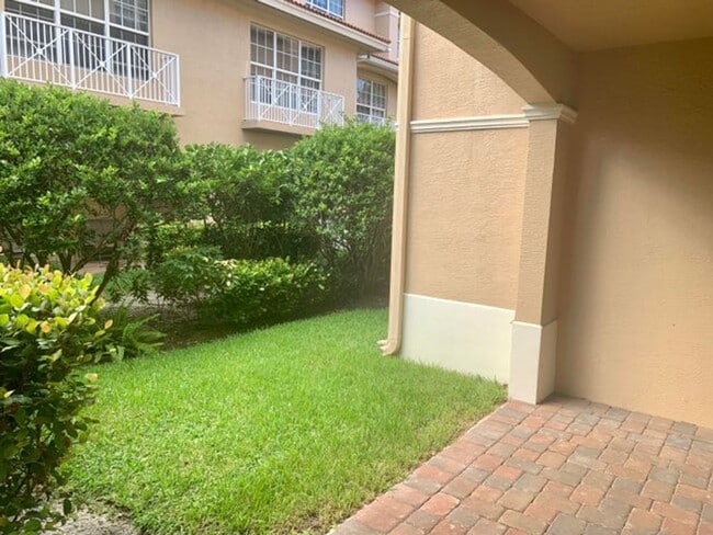 Building Photo - 4805 Sawgrass Breeze Dr