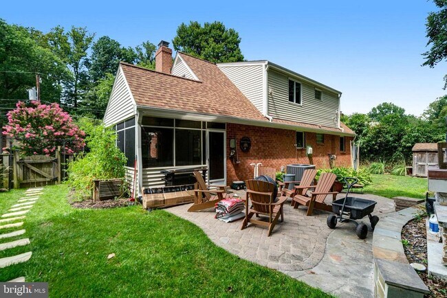 Building Photo - 5605 Eastbourne Dr