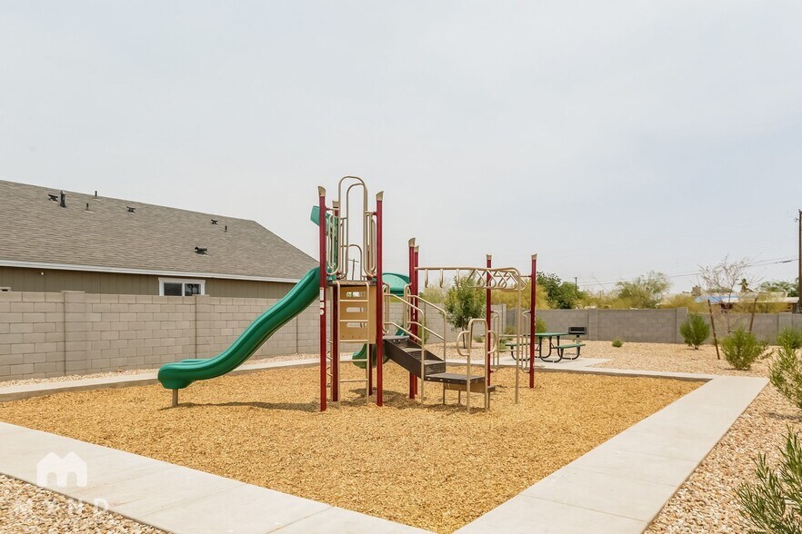 Building Photo - 4731 S 38th Ln