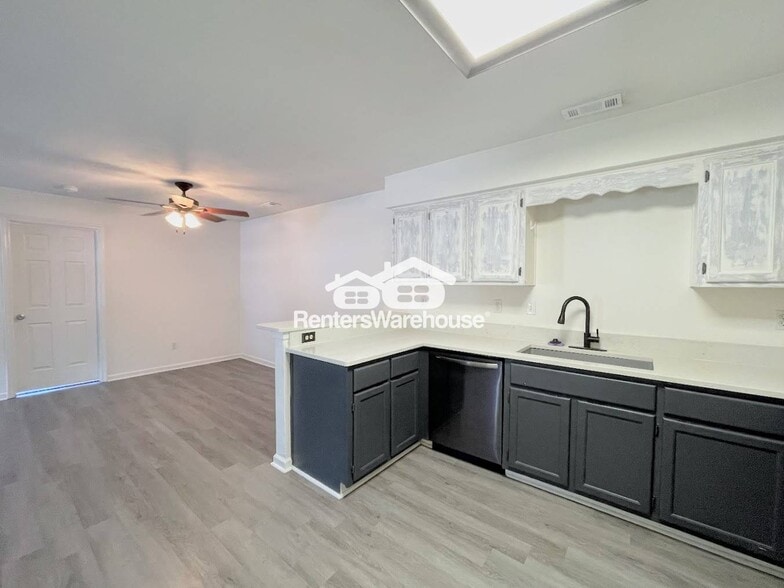 Building Photo - 2801 Leeds Ct