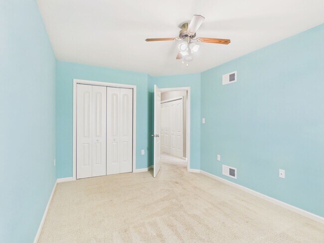 Building Photo - Spacious Townhouse on Mapleton Blvd.