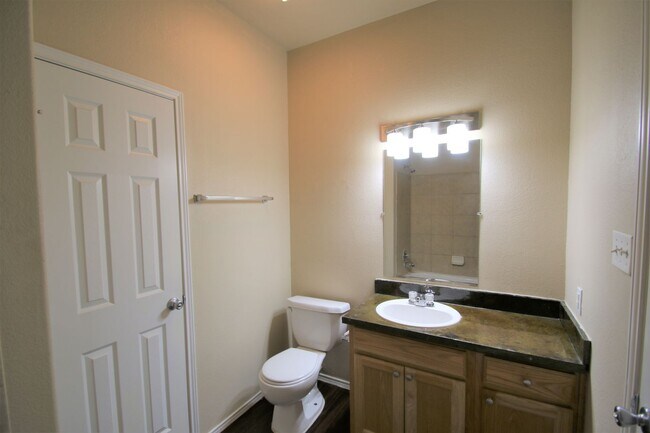 Building Photo - 105-107 Sunburst Court