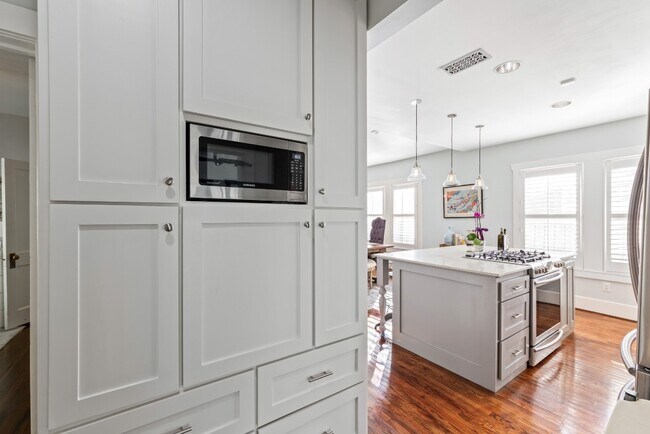 Building Photo - 506 Willard St