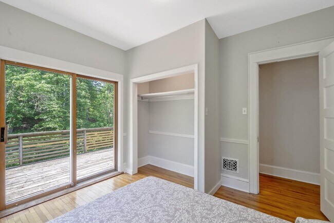 Building Photo - 816-818 Maryland Ave - Upstairs Unit 2