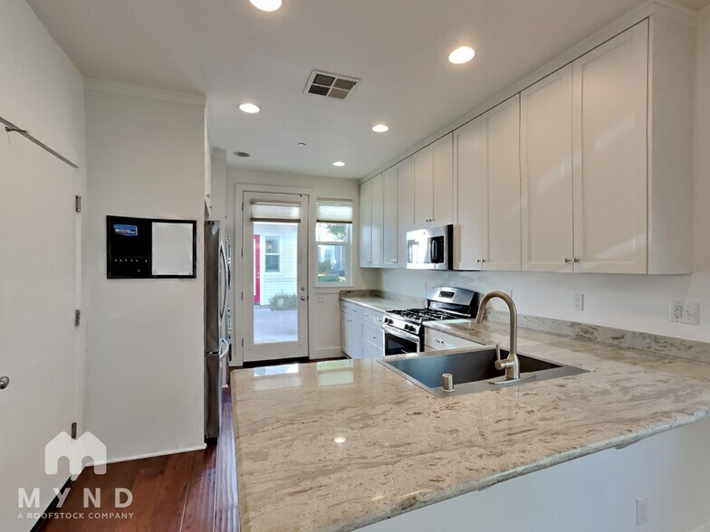 Building Photo - 2517 Rice Alley