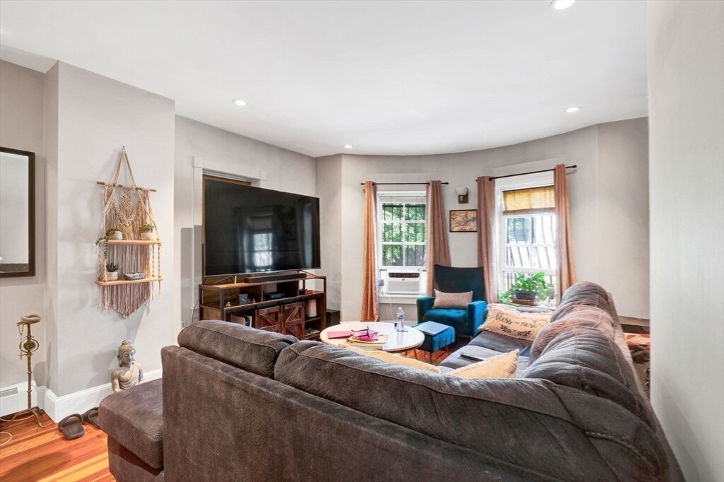 Building Photo - 151 Highland St