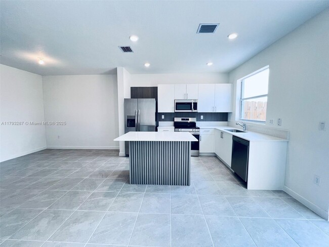 Building Photo - 17956 SW 358th St