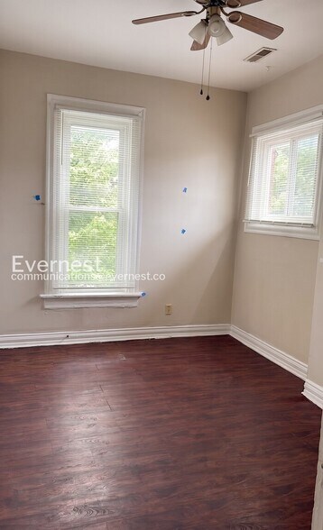 Building Photo - 22 E Welch Ave