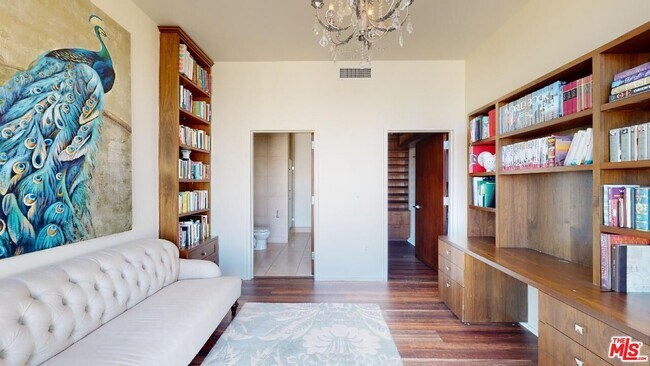 Building Photo - 1100 S Hope St