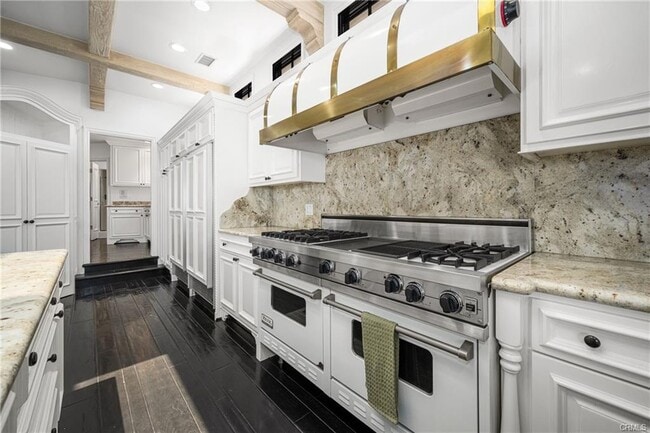 Building Photo - 1541 Dolphin Terrace