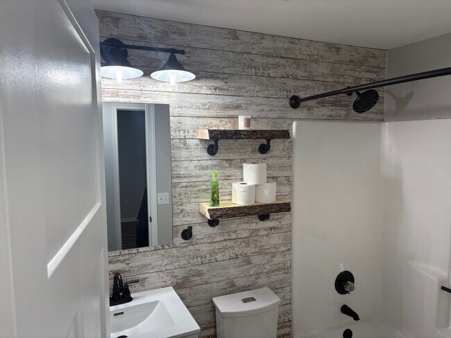 Building Photo - 8108 Newfield Dr