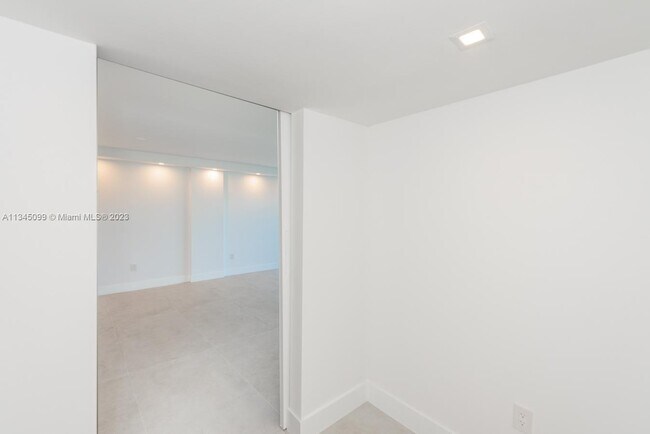 Building Photo - 177 Ocean Ln Dr