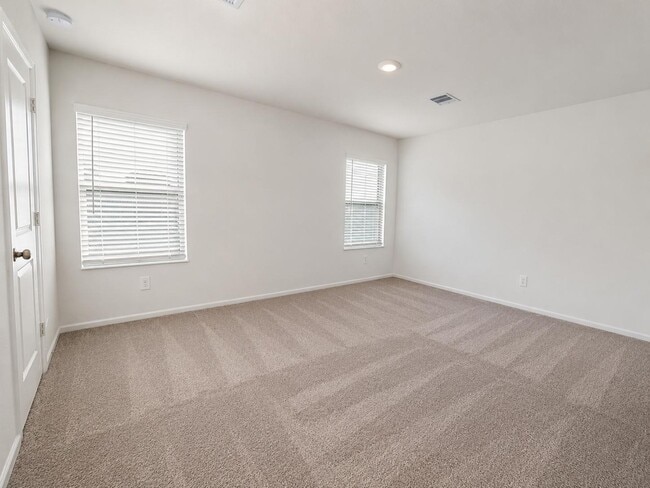 Building Photo - 1515 Las Cuevas Dr