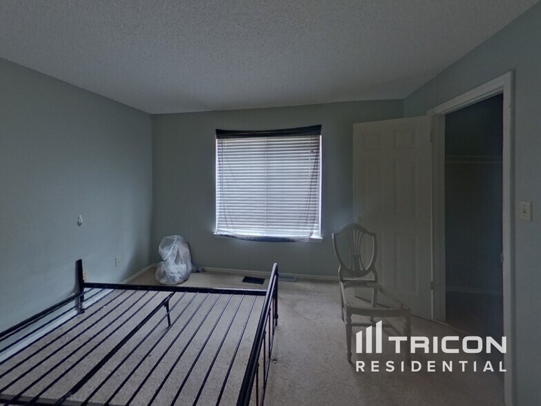 Building Photo - 2945 Rolling Wood Loop