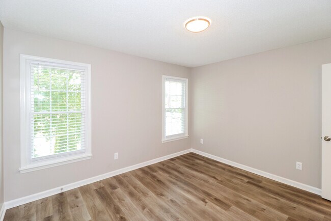 Building Photo - Spacious 4-Bedroom Cordova Home