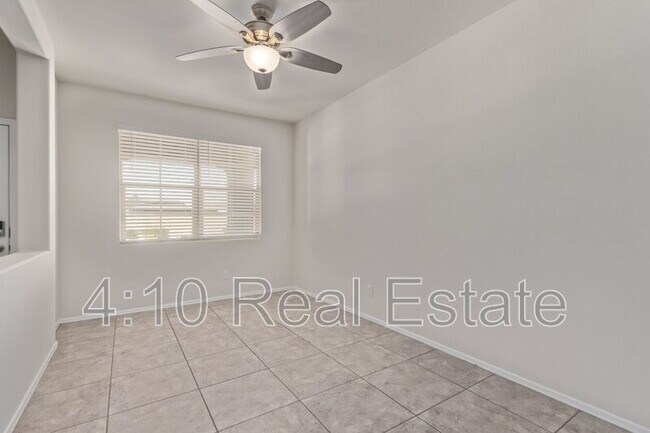 Building Photo - 2403 E Alida Trail