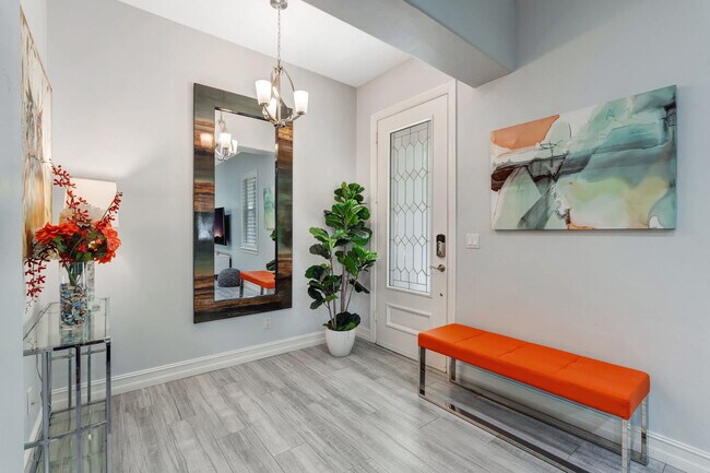 Building Photo - 2859 Tiburon Blvd E