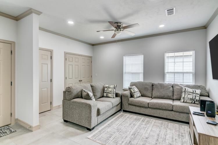 Building Photo - 2923 Pecos St