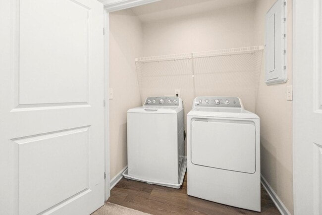 Building Photo - 247 Pryor Dr