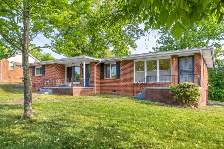 Building Photo - 301 Wygoda Cir