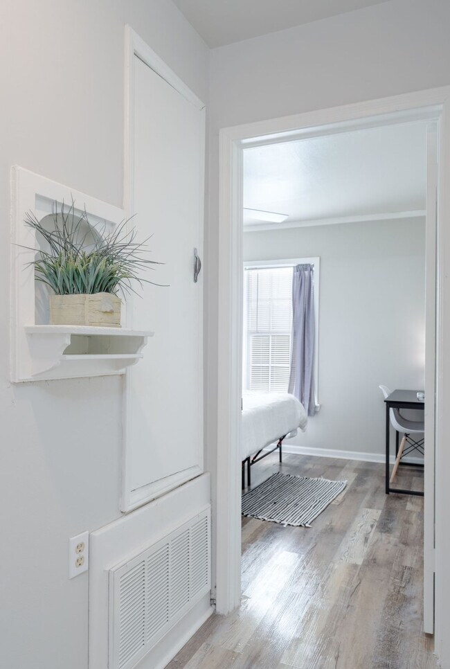 Building Photo - 1538 S 19th St