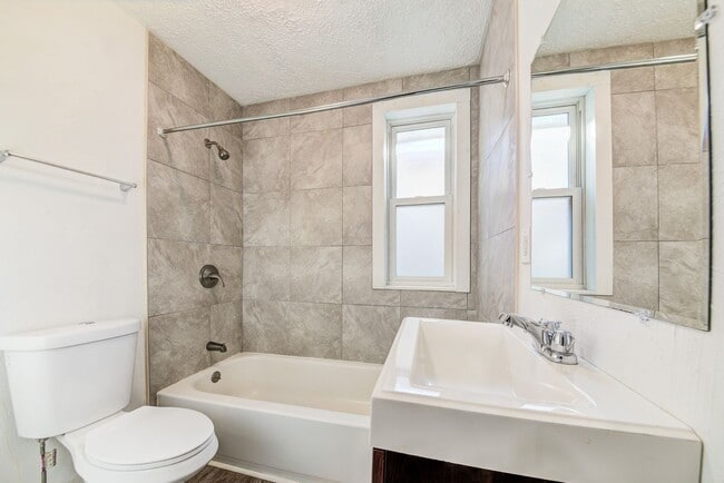 Building Photo - 24 Penelope St