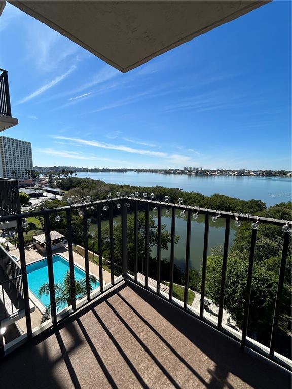 Building Photo - 7050 Sunset Dr S