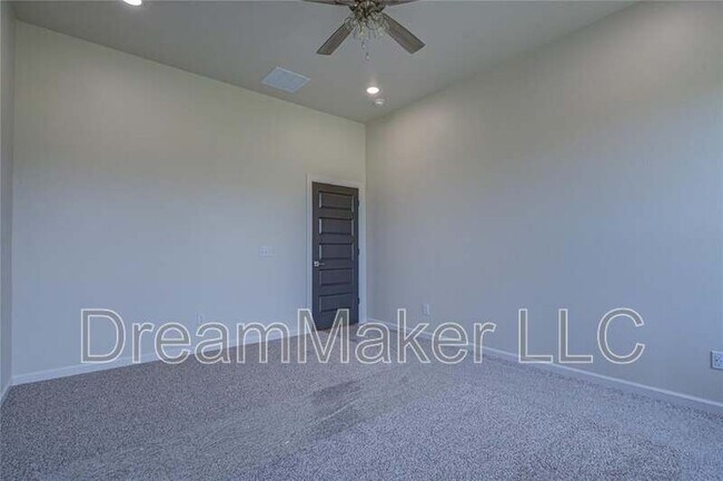 Building Photo - 207 Hope Ave