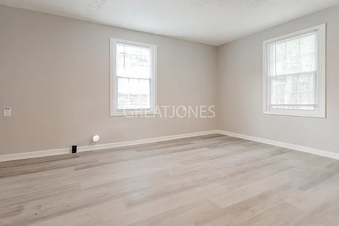 Building Photo - 945 53rd St
