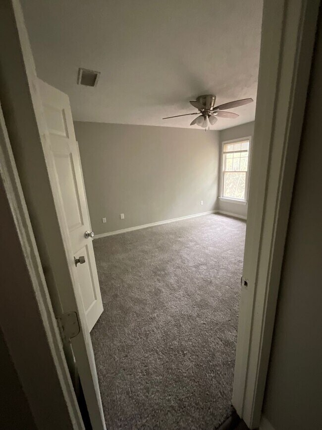 Building Photo - Cozy Townhome in Ridgeland