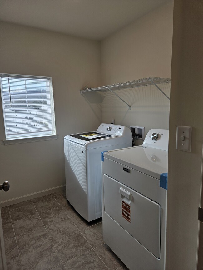 Building Photo - 118 Rhodolite Ln