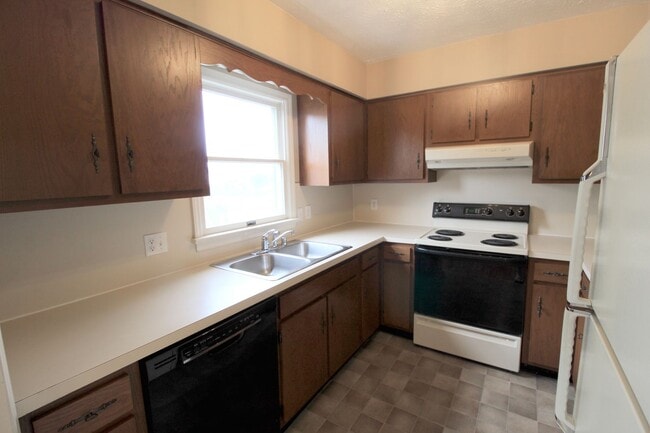 Building Photo - 907 Meadowlark Dr