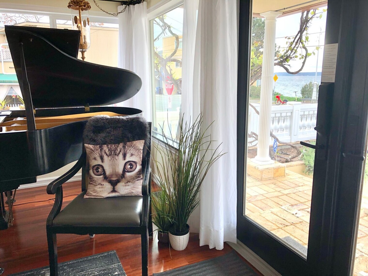 Building Photo - 4034 Beach Dr SW