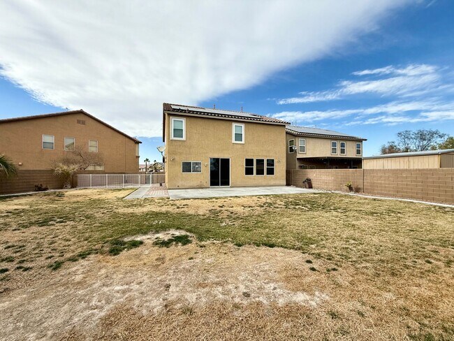 Building Photo - COMING SOON 5/BD 3/BA Home W/ Expansive Yard, Solar Panels, and No Rear Neighbors!