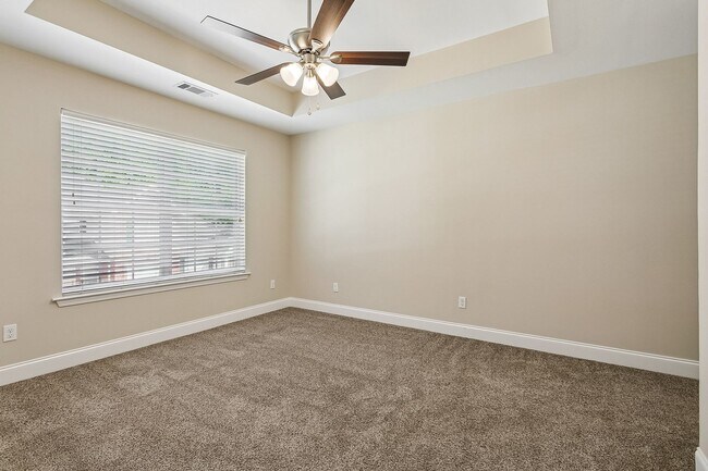 Building Photo - 104 Covington Meadow Cir