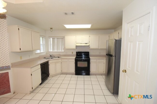 Building Photo - 4209 Adobe Dr